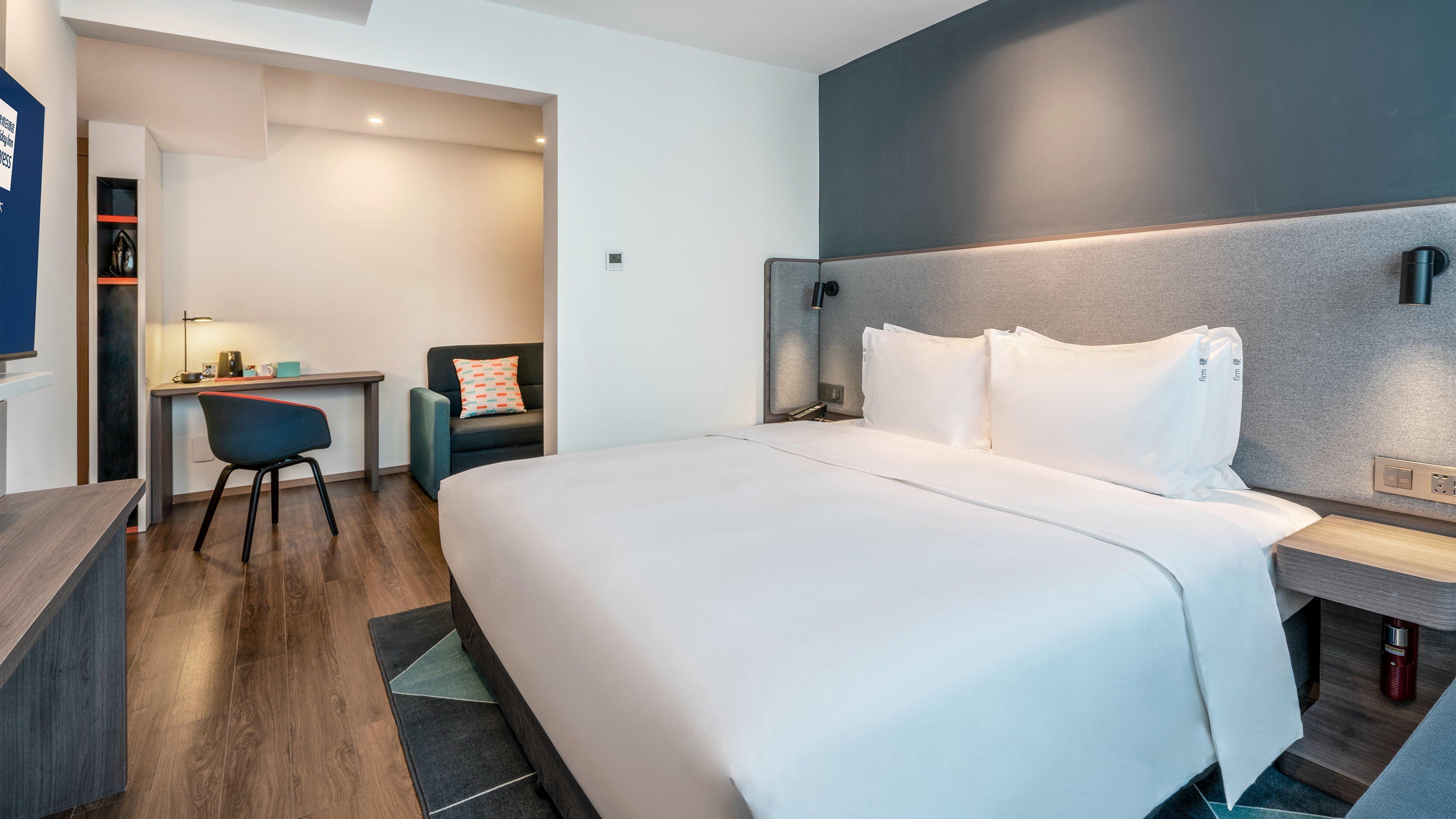 Holiday Inn Express Qingdao City Center By Ihg Exterior photo